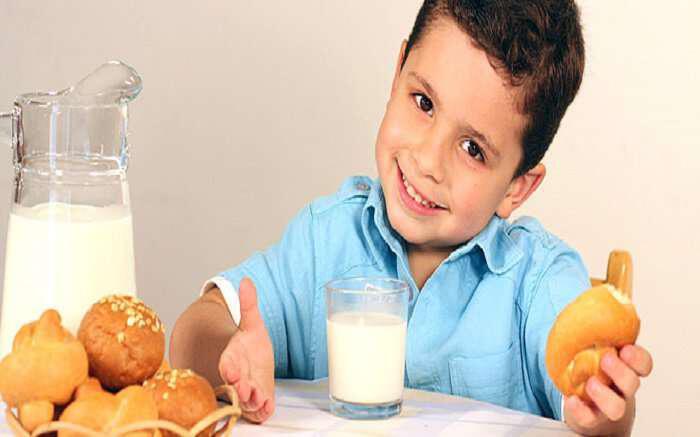Επικίνδυνο κοκτέιλ 20 χημικών ουσιών σε ένα ποτήρι γάλα