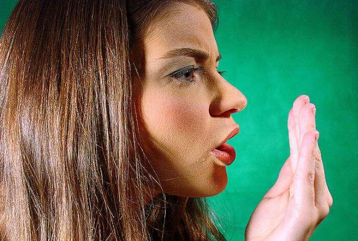 Φυσικοί τρόποι για να απαλλαγείτε από την δυσοσμία του στόματος