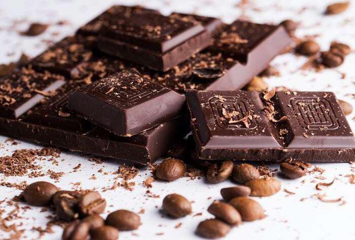 Επτά λόγοι που η μαύρη σοκολάτα κάνει καλό