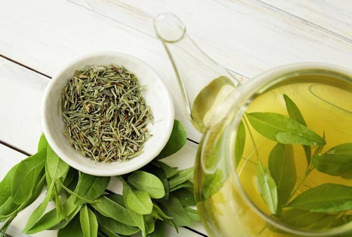τσάι από βότανα εξασθενημένο συμπίεση για την απώλεια λίπους στην κοιλιά
