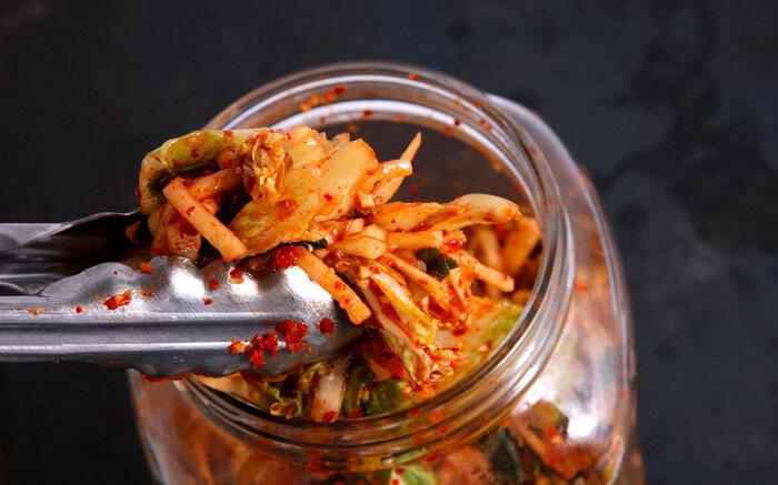 Kimchi ή Κιμτσί, πικάντικο λάχανο τουρσί, γεμάτο πολύτιμα προβιοτικά