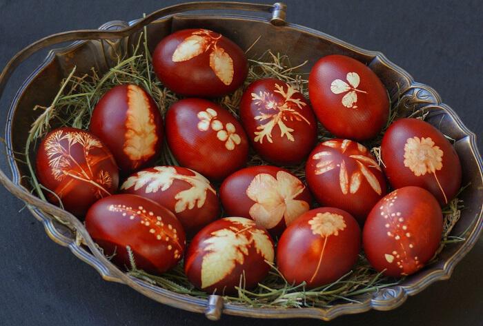Βάψιμο κόκκινων αυγών, ένα πανάρχαιο έθιμο
