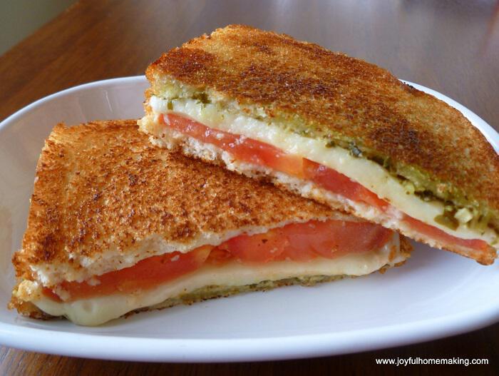 Προζυμένιο ψωμί με σκόρδο και τυρί-Ένα υγιεινότατο γεύμα-σνακ