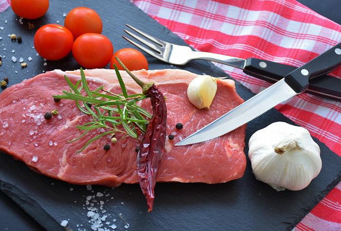 Έρευνα που διχάζει: Το κόκκινο κρέας δεν κάνει κακό