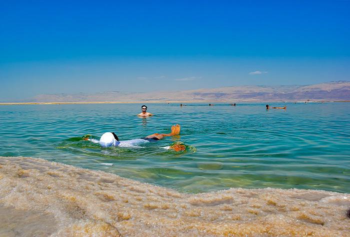Νεκρά Θάλασσα: Πως ωφελεί την υγεία