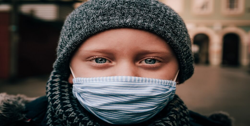 "Φοράτε μάσκες στα παιδιά": Η πιο επικίνδυνη οδηγία που ακούστηκε ποτέ