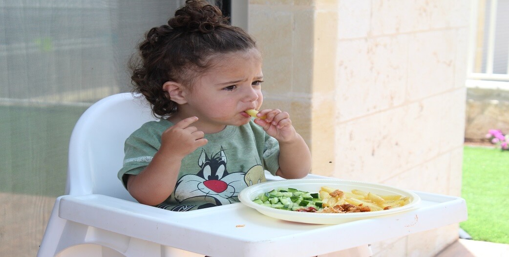 Οι διατροφικές συνήθειες των παιδιών διατηρούνται και αφού ενηλικιωθούν