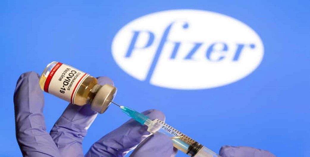Guardian για Pfizer και Μπουρλά: Τεράστιο σφάλμα που αφήσαμε την διάθεση εμβολίων στις φαρμακευτικές των συμφερόντων