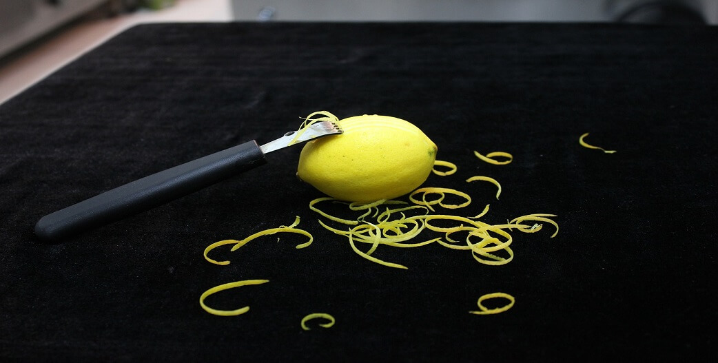 Φλούδες λεμονιού: Μετατρέψτε τις σε μπαχαρικό σε λιγότερο από 1 ώρα